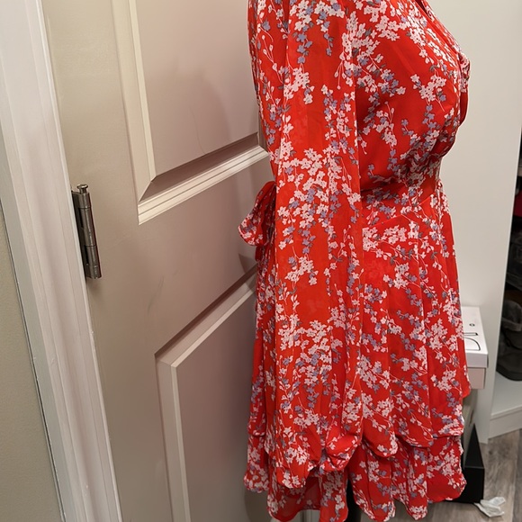 Red gorgeous summer dress - Picture 2 of 6